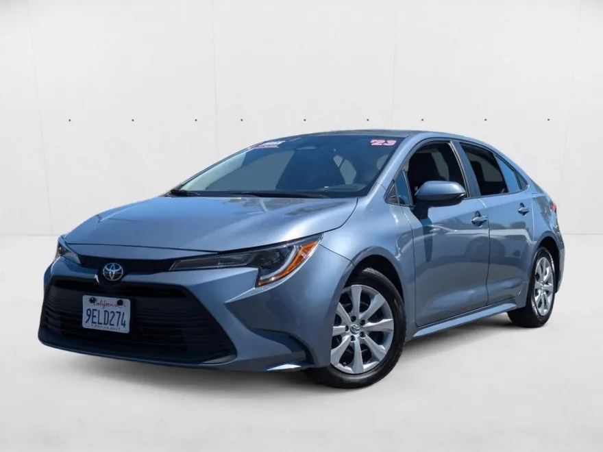 2023 Toyota Corolla LE photo 1