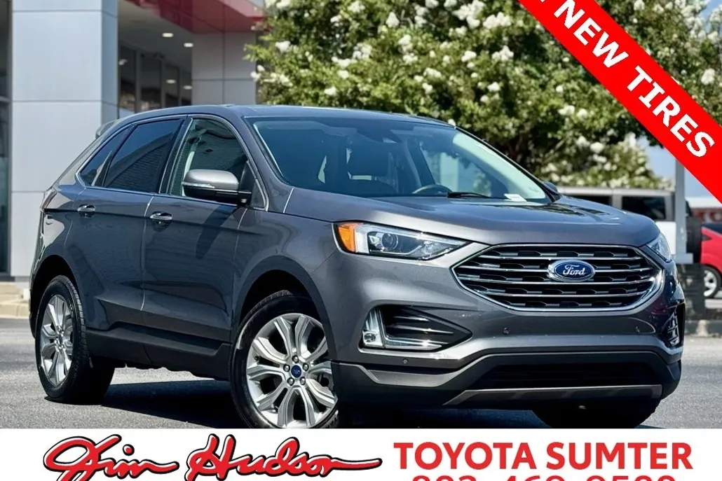 2022 Ford Edge Titanium photo 1