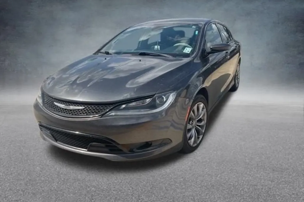 2015 Chrysler 200 S photo 1