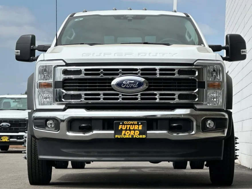 2025 Ford F-550 XL photo 1