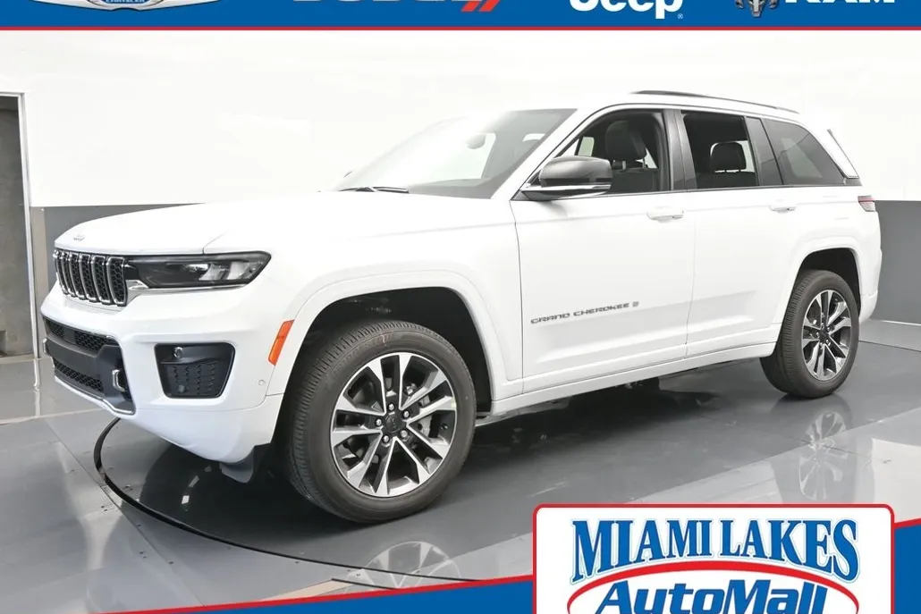 2024 Jeep Grand Cherokee Overland photo 1