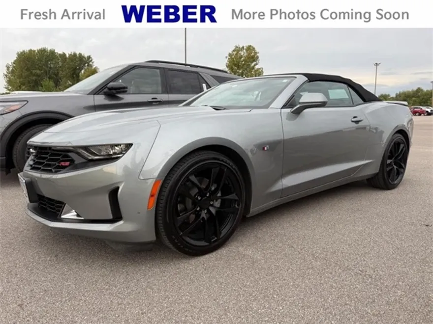 2023 Chevrolet Camaro 1LT photo 1