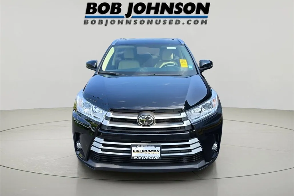 2019 Toyota Highlander XLE photo 1