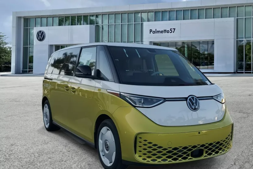 2025 Volkswagen ID. Buzz photo 1