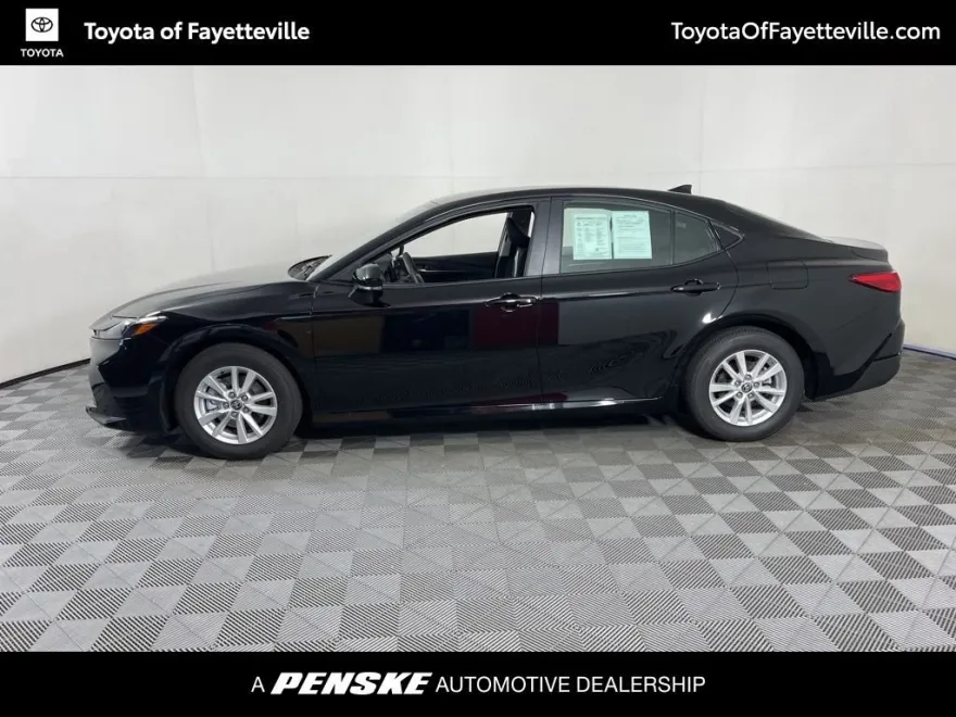 2025 Toyota Camry LE photo 1