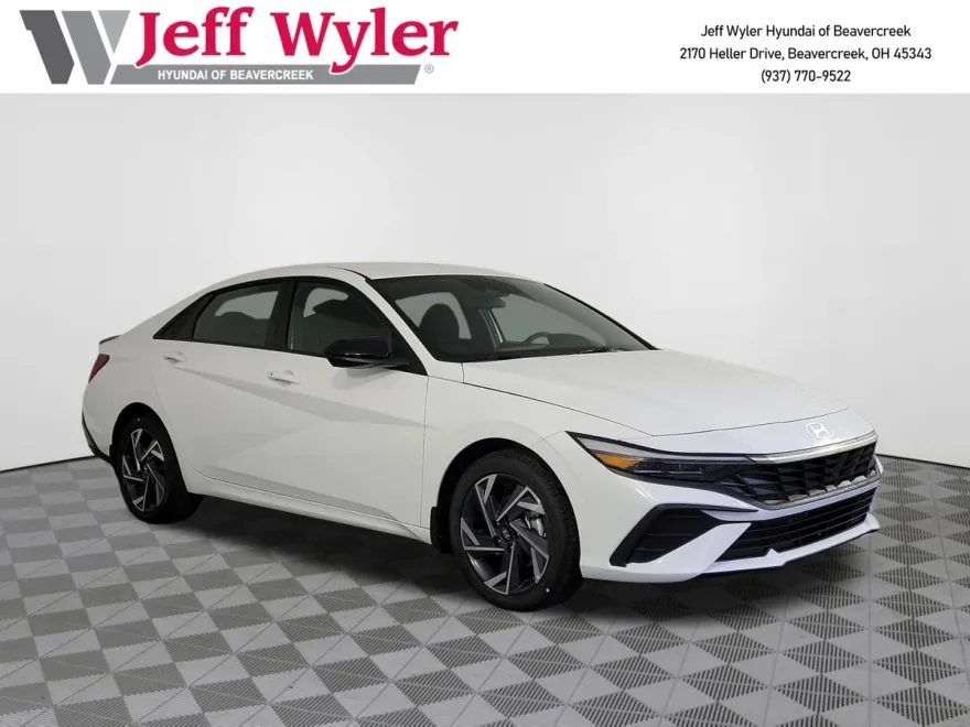 2025 Hyundai Elantra SEL Sport photo 1