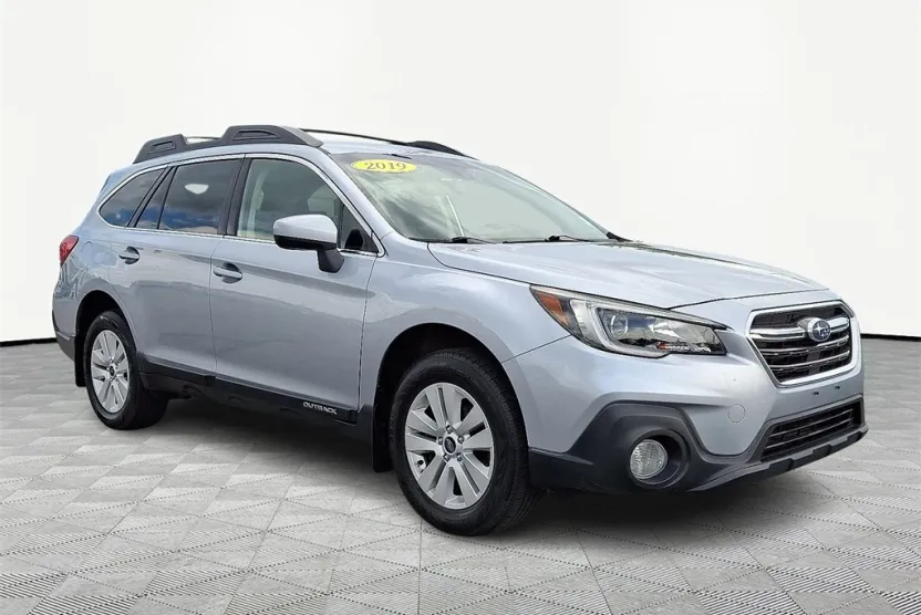 2016 Subaru Outback 2.5i Limited photo 1