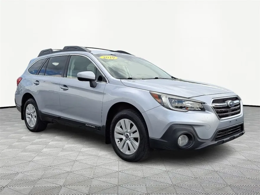 2016 Subaru Outback 2.5i Limited photo 1