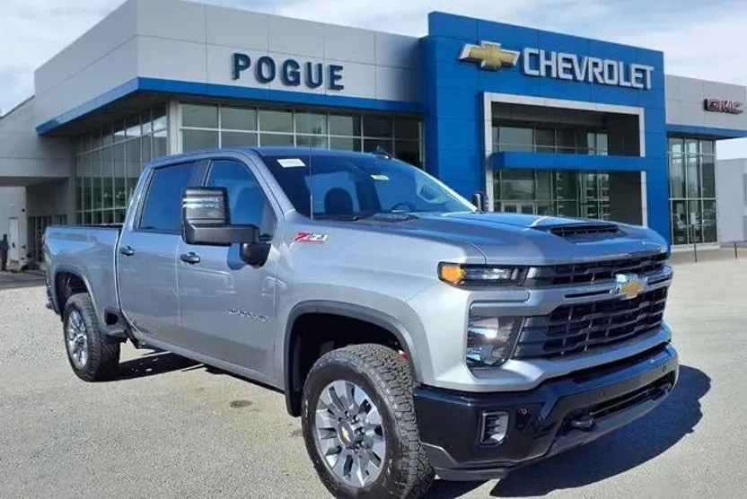 2026 Chevrolet Silverado 2500HD Custom photo 1