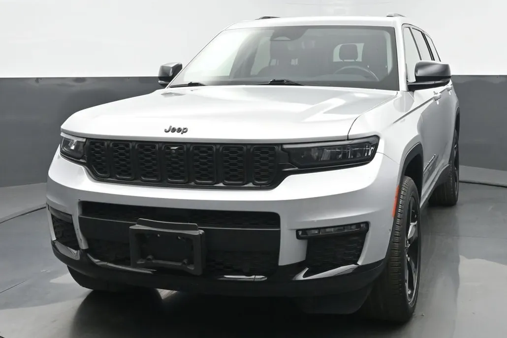 2022 Jeep Grand Cherokee Limited photo 1