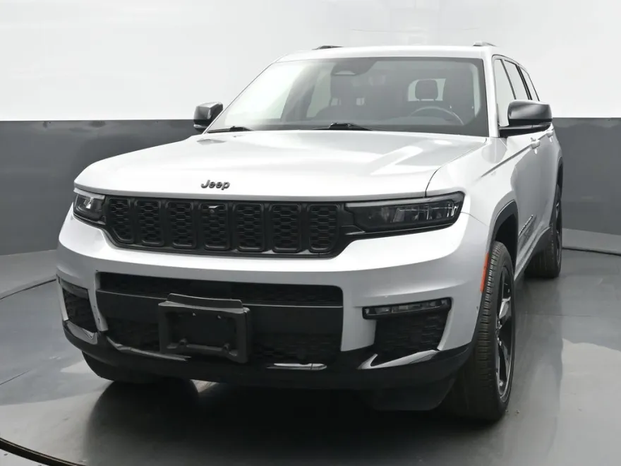 2022 Jeep Grand Cherokee Limited photo 1