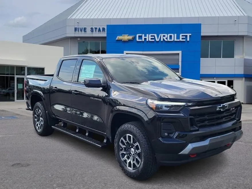 2025 Chevrolet Colorado Z71 photo 1