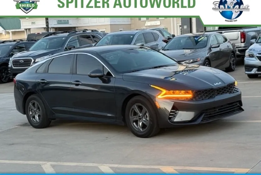 2023 Kia K5 LXS photo 1