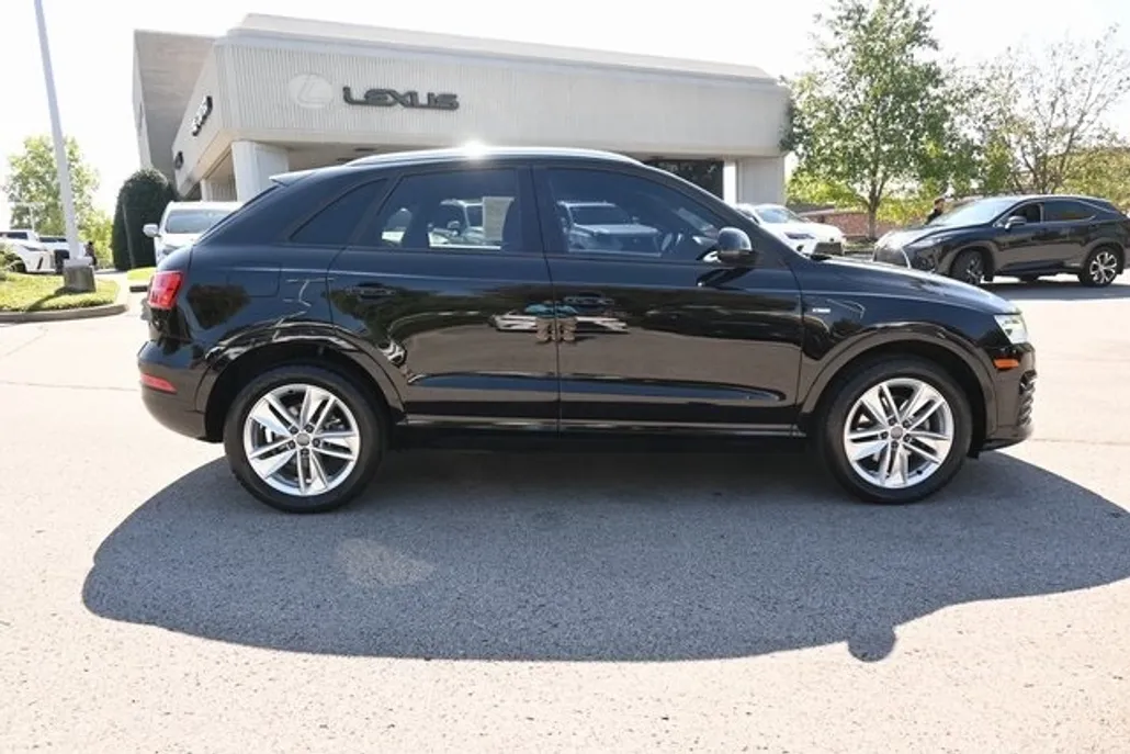 2018 Audi Q3 Premium photo 1