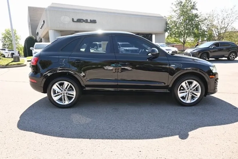 2018 Audi Q3 Premium photo 1