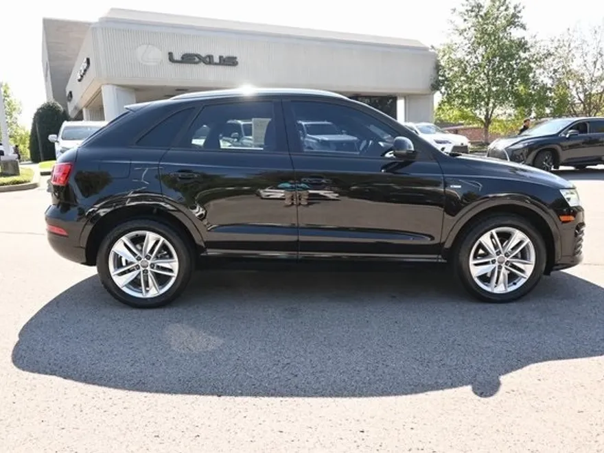 2018 Audi Q3 Premium photo 1