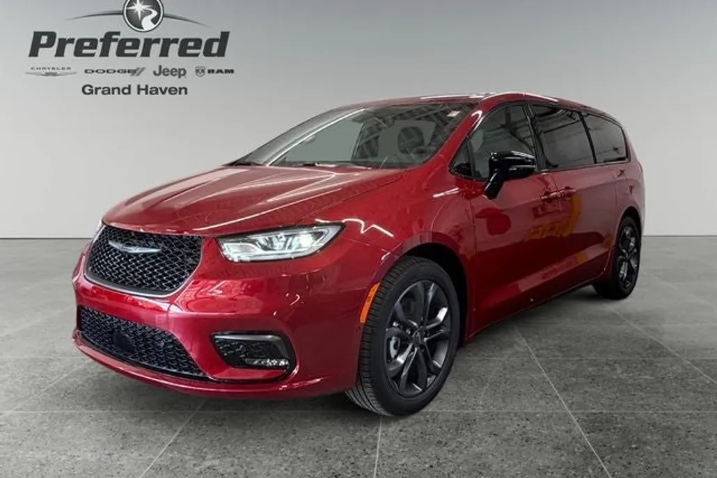2026 Chrysler Pacifica photo 1