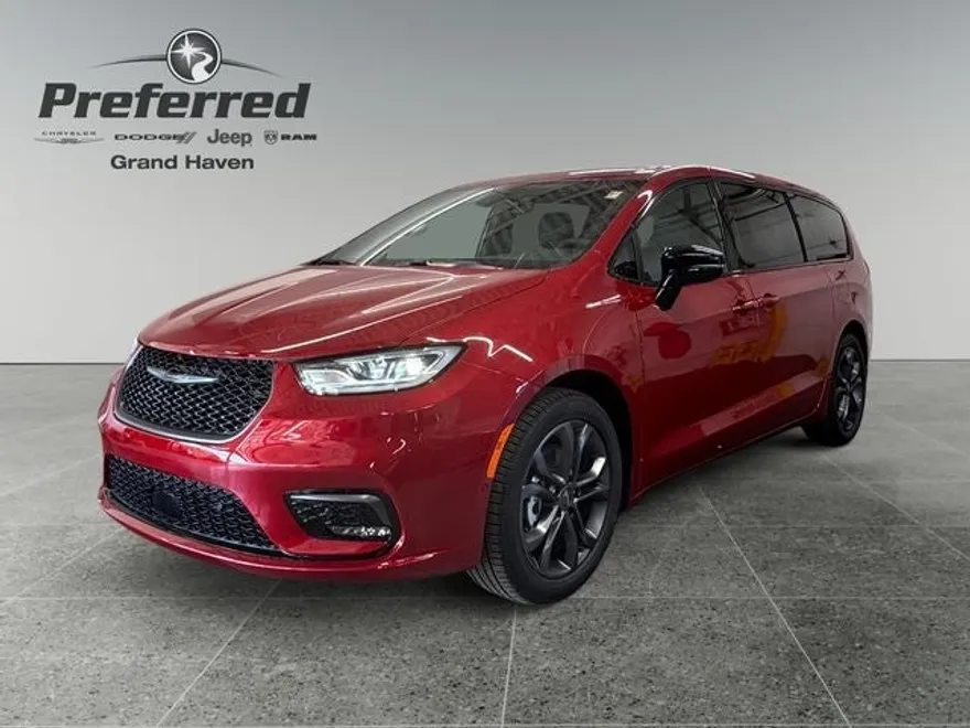2026 Chrysler Pacifica photo 1