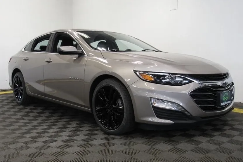2022 Chevrolet Malibu 1LT photo 1