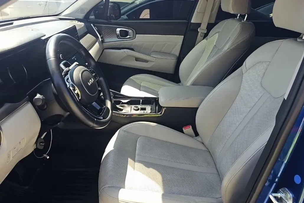 2022 Kia Sorento SX photo 1