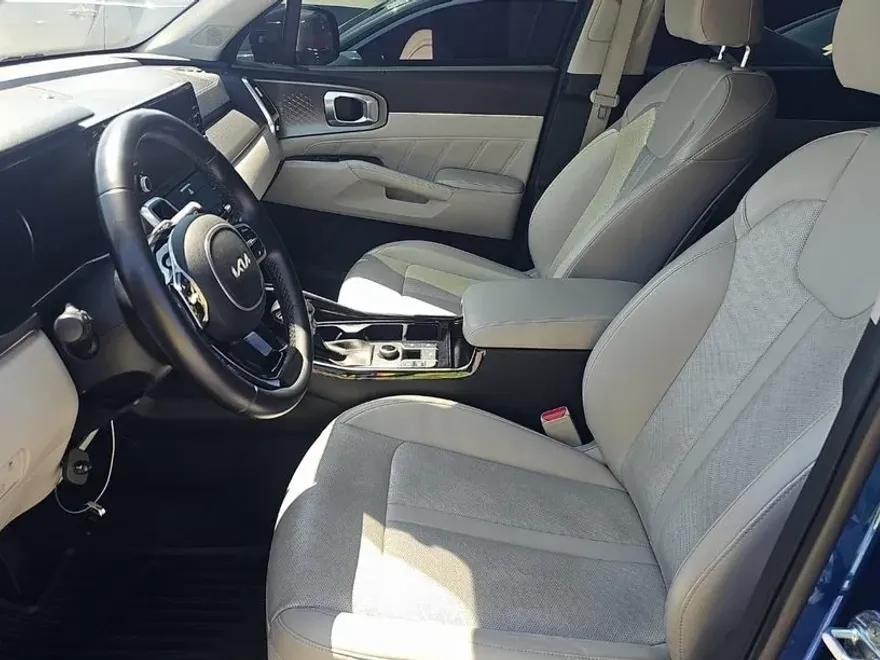 2022 Kia Sorento SX photo 1