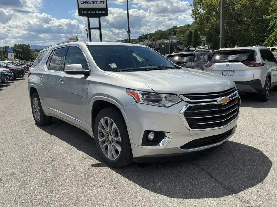 2021 Chevrolet Traverse Premier photo 1
