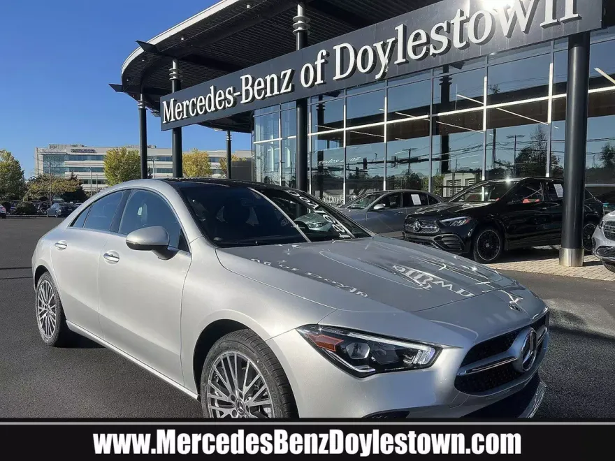 2022 Mercedes Benz CLA 250 4MATIC photo 1