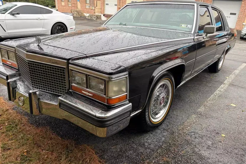 1987 Cadillac Brougham photo 1