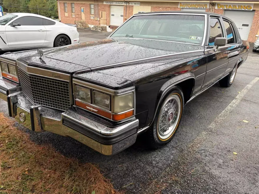 1987 Cadillac Brougham photo 1