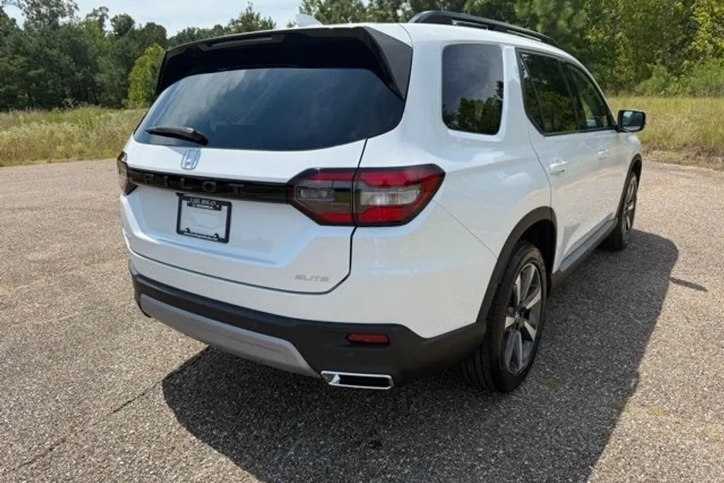 2025 Honda Pilot Elite photo 1