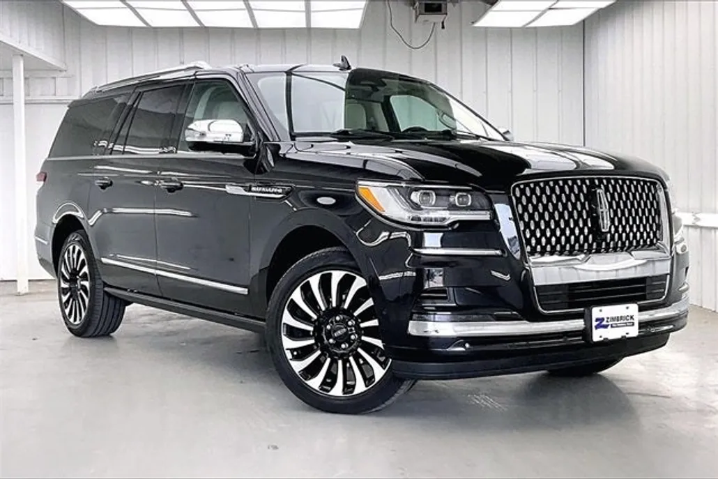 2023 Lincoln Navigator Black Label photo 1