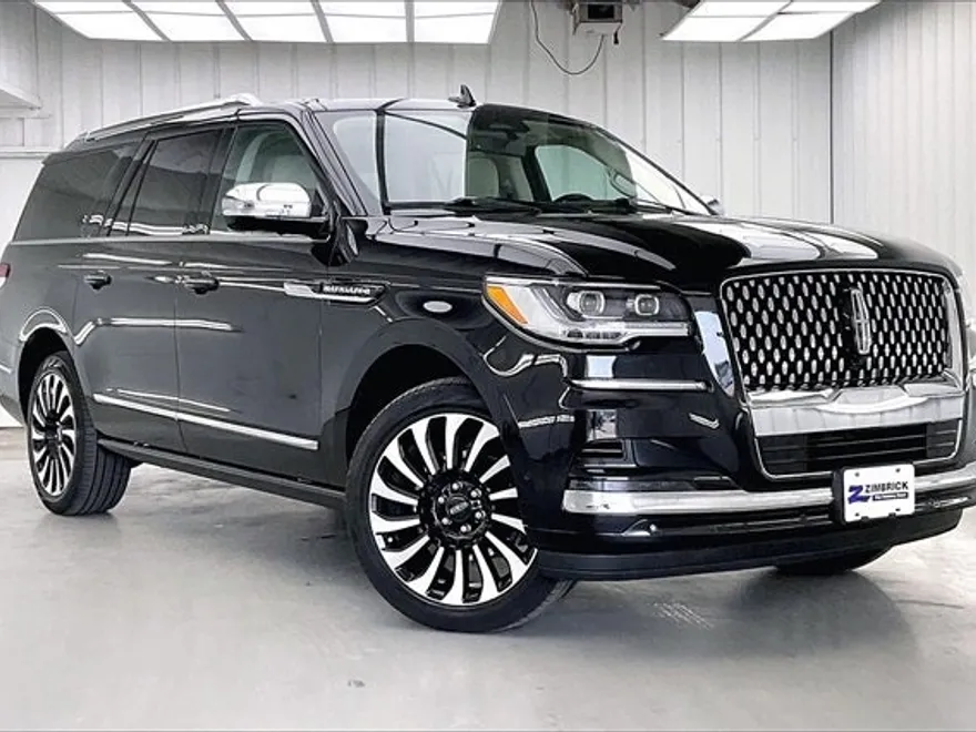 2023 Lincoln Navigator Black Label photo 1