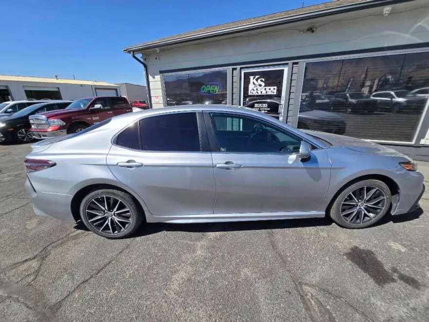 2024 Toyota Camry SE photo 1