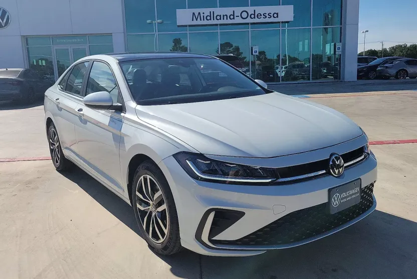 2025 Volkswagen Jetta SE photo 1
