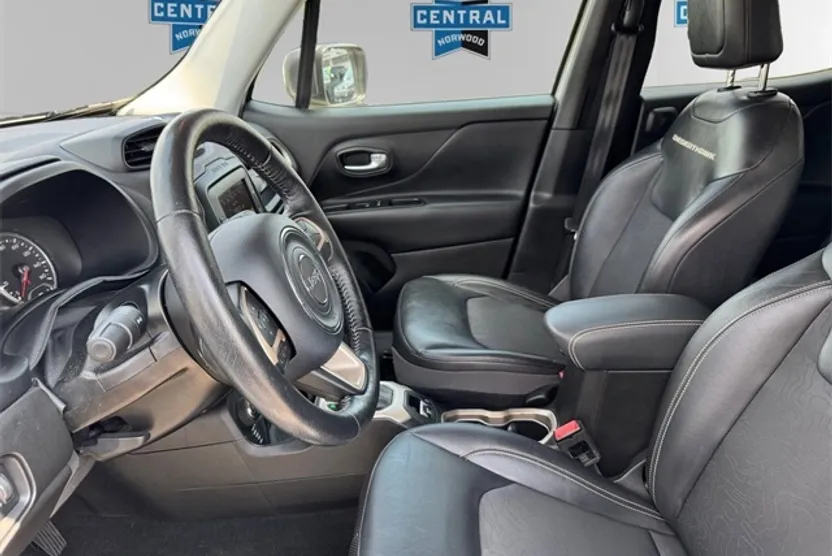 2017 Jeep Renegade Trailhawk photo 1