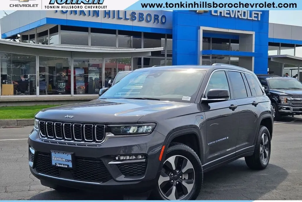 2023 Jeep Cherokee Base photo 1