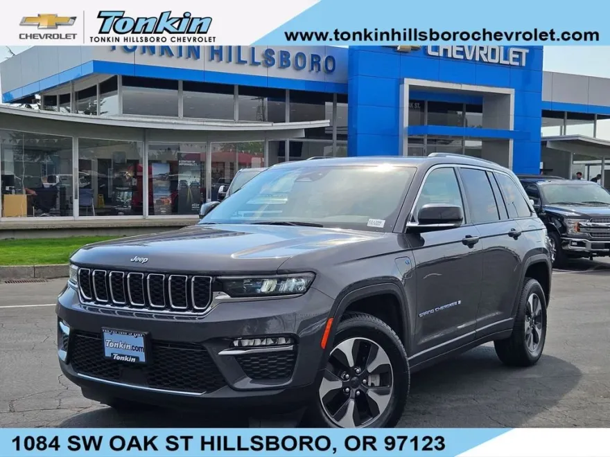 2023 Jeep Cherokee Base photo 1