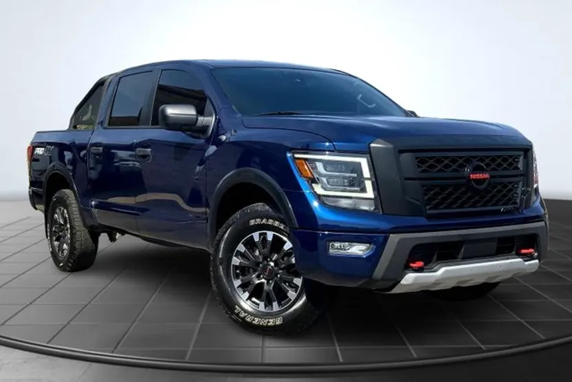 2022 Nissan Titan Crew Cab PRO-4X photo 1