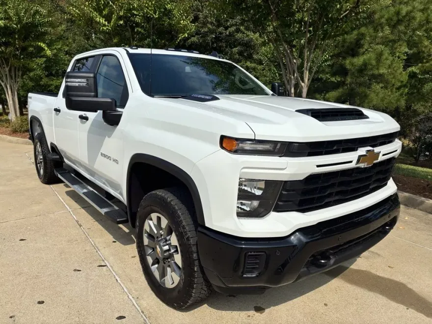 2026 Chevrolet Silverado 2500HD Custom photo 1