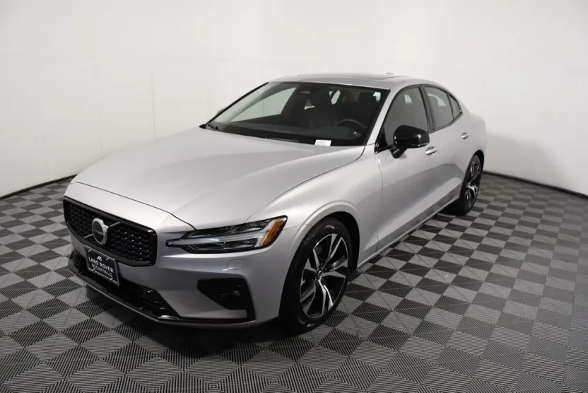 2025 Volvo S60 B5 Core photo 1