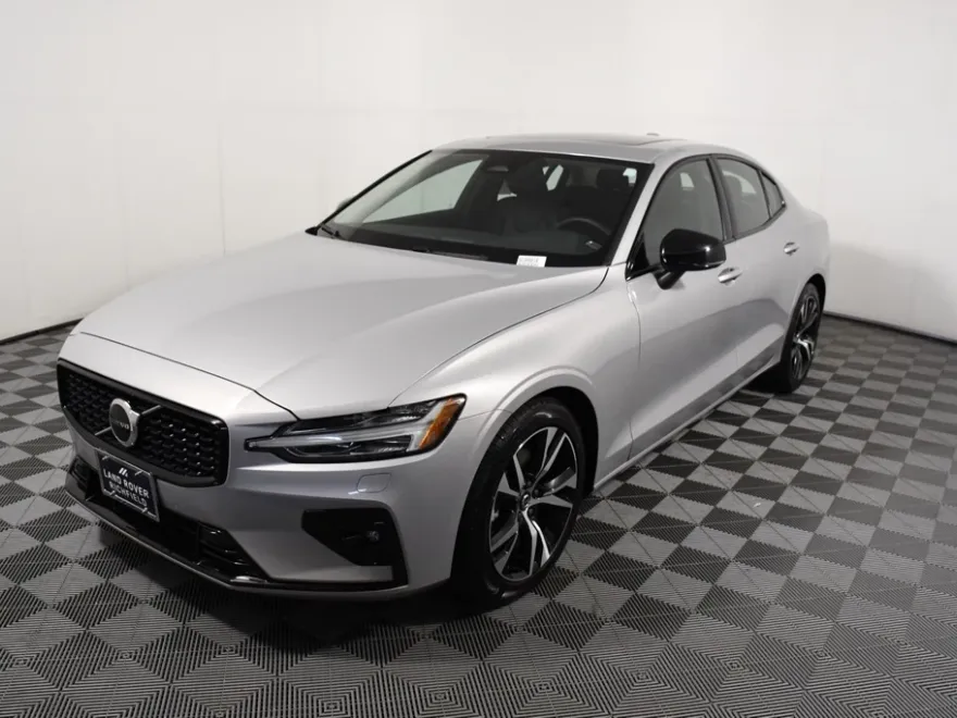 2025 Volvo S60 B5 Core photo 1