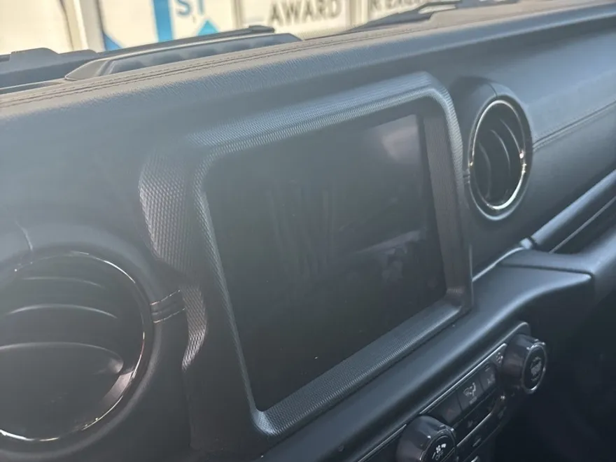 2021 Jeep Wrangler Unlimited Sahara 4xe photo 1