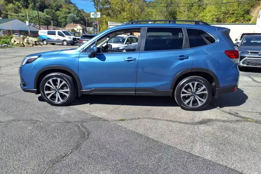 2022 Subaru Forester Limited photo 1