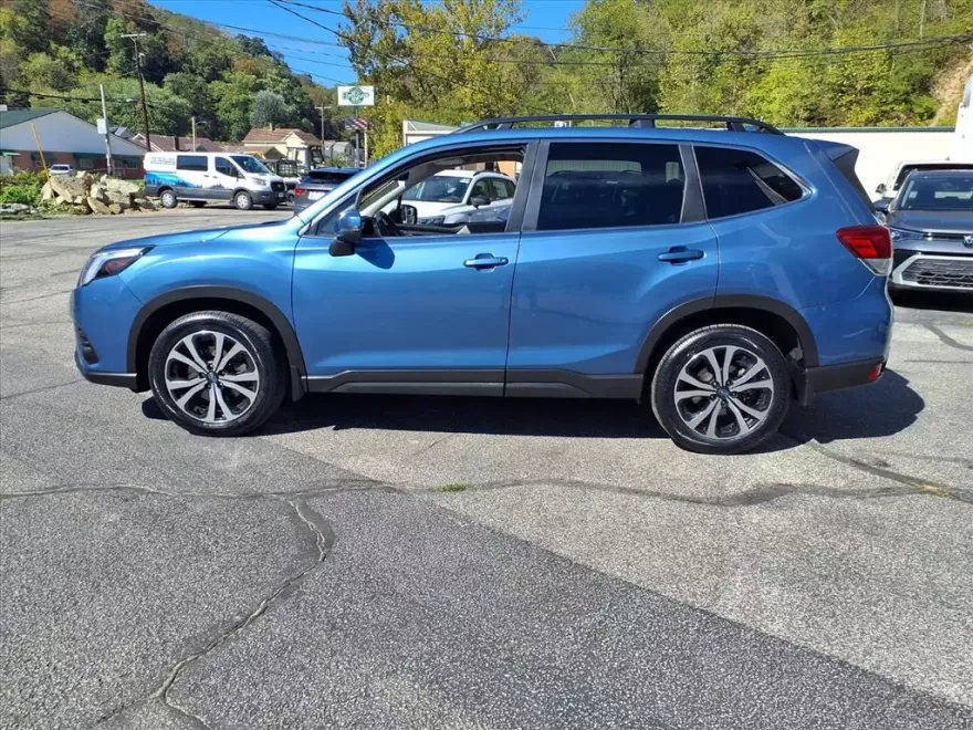 2022 Subaru Forester Limited photo 1