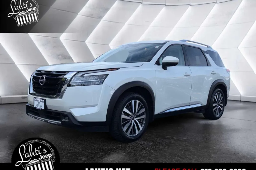 2022 Nissan Pathfinder Platinum photo 1