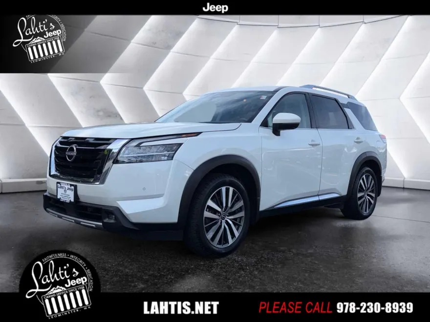 2022 Nissan Pathfinder Platinum photo 1