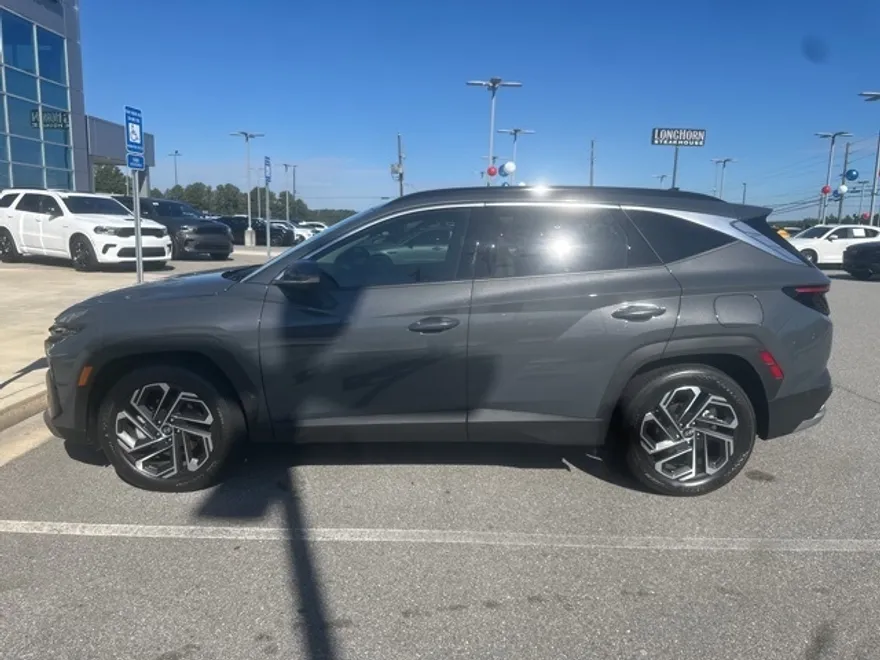 2025 Hyundai Tucson Limited photo 1