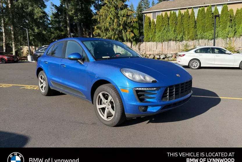 2017 Porsche Macan Base photo 1