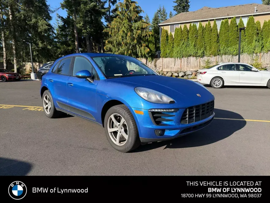 2017 Porsche Macan Base photo 1