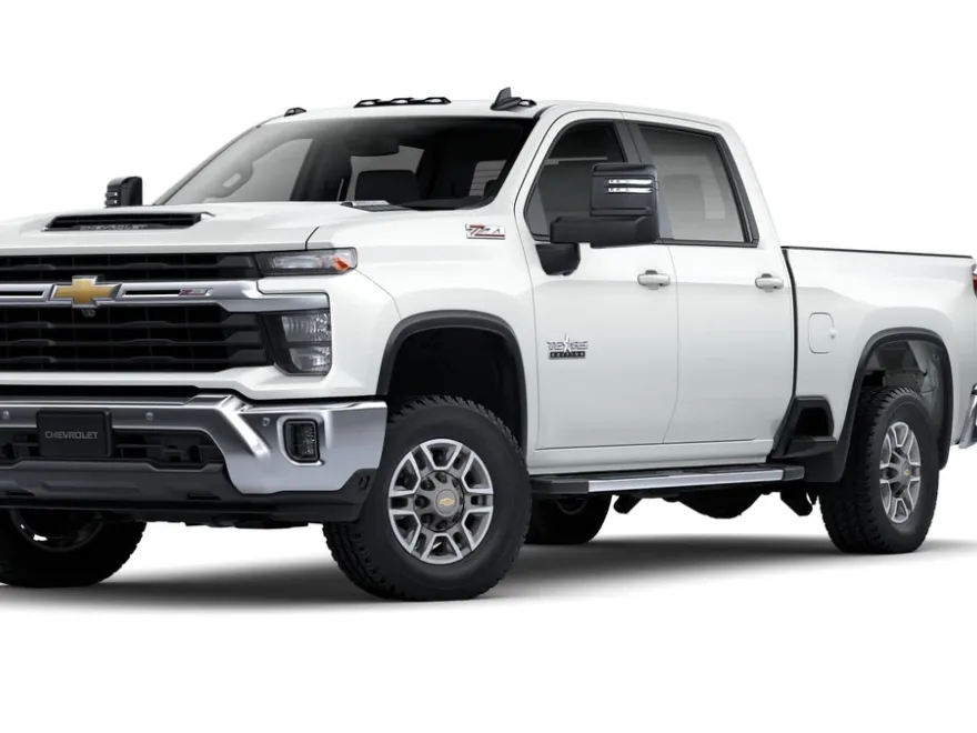 2025 Chevrolet Silverado LT photo 1